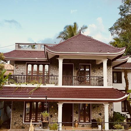 Daffodils Inn Alappuzha 외부 사진
